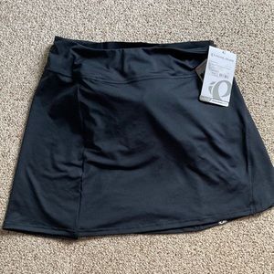 Pearl Izumi woman’s select escape cycle skirt